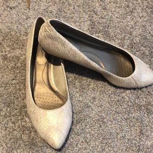 Size 10 Gold Crocodile flats